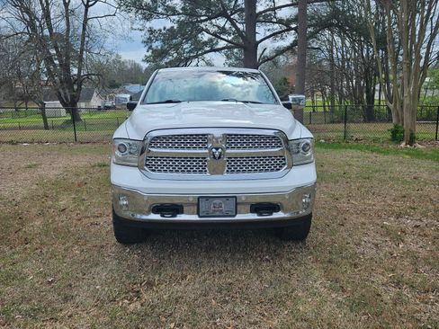 Used 2017 RAM 1500 Laramie w/ Convenience Group image 4