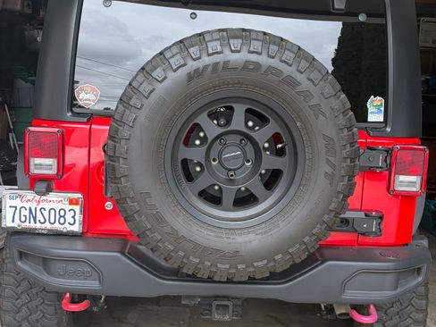 Used 2015 Jeep Wrangler Unlimited Rubicon AWD/4WD image 11