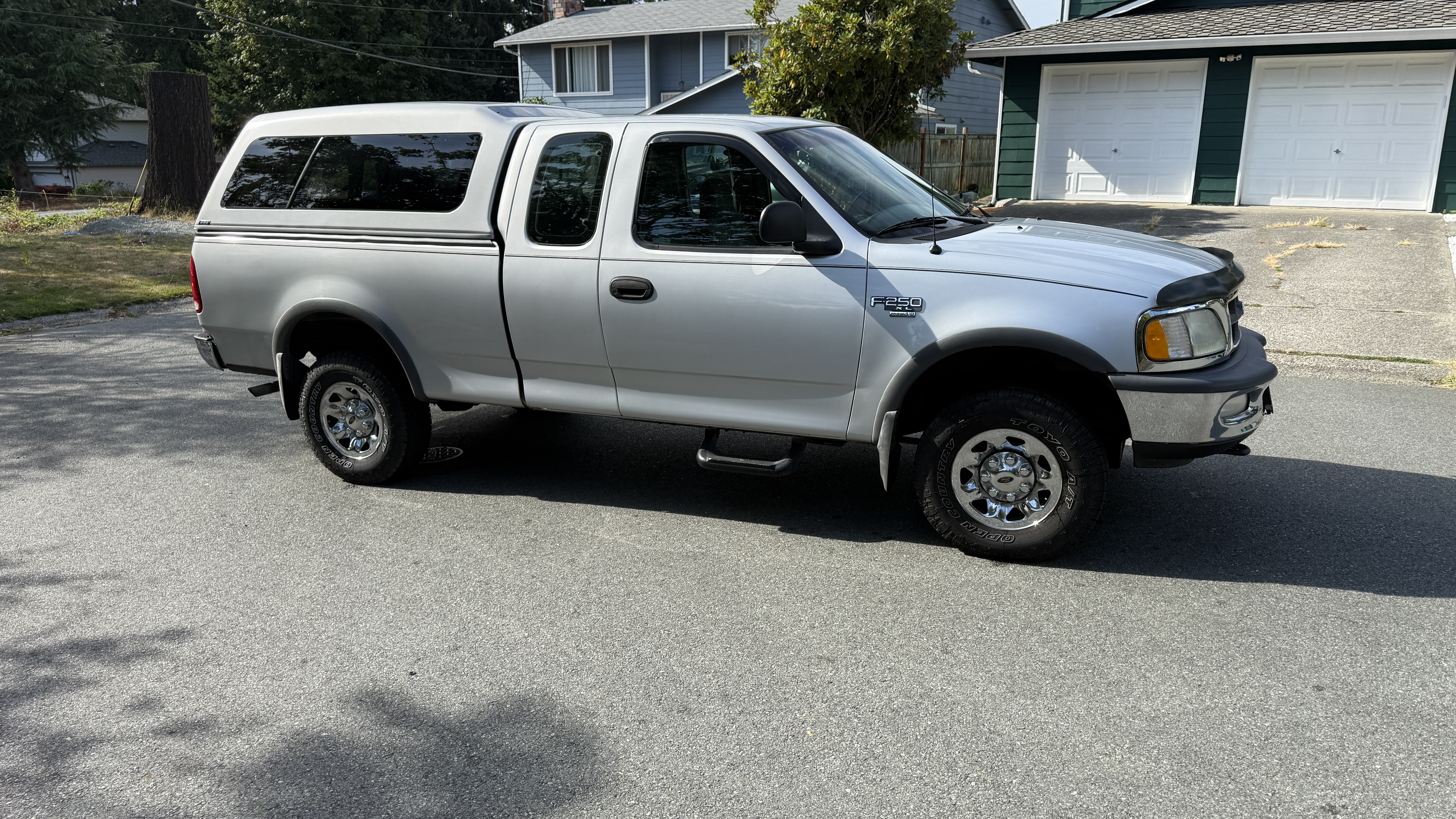Used 1998 Ford F250 4x4 SuperCab image 1