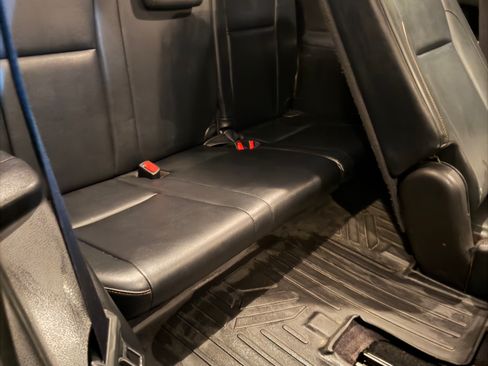 Used 2016 Toyota Highlander XLE FWD image 18