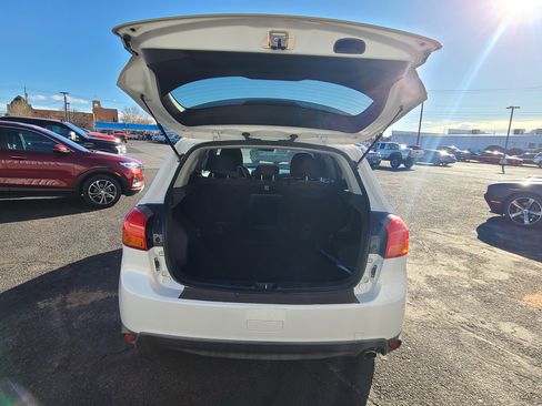 Used 2013 Mitsubishi Outlander Sport LE image 2