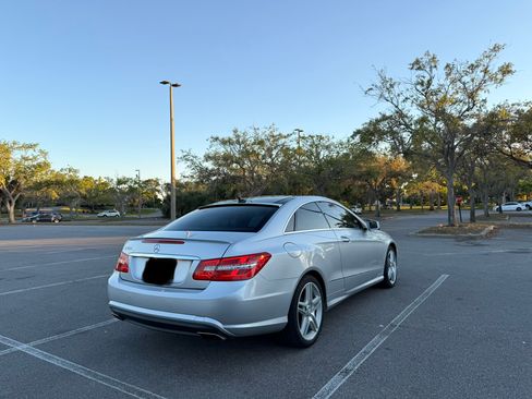 Used 2011 Mercedes-Benz E 550 Coupe image 5