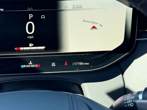 Used 2025 Land Rover Range Rover Autobiography image 14