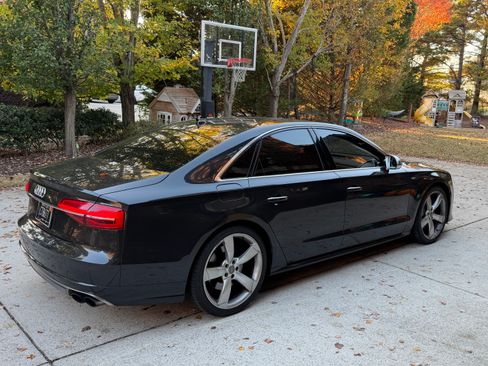 Used 2015 Audi S8 image 13
