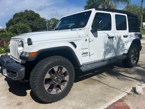 Used 2018 Jeep Wrangler Unlimited Sahara AWD/4WD image 1
