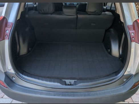 Used 2015 Toyota RAV4 LE image 11