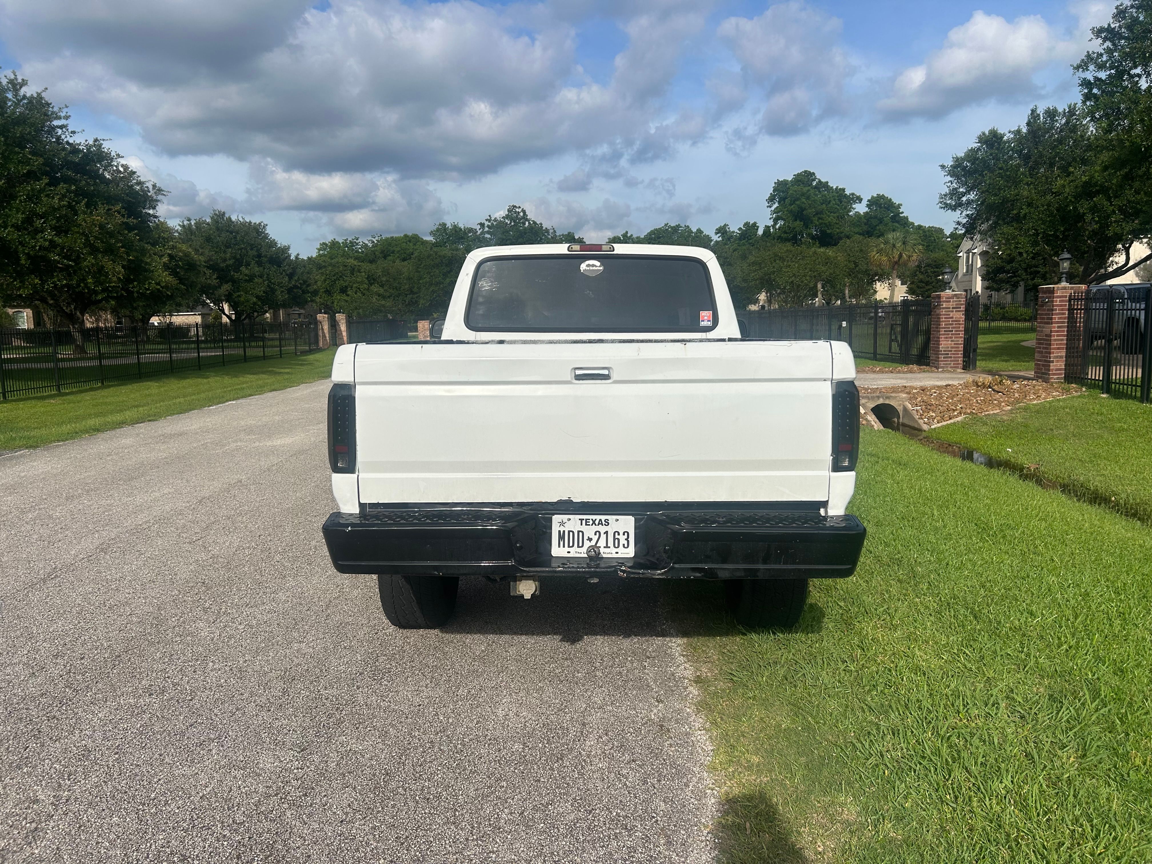 Used 1994 Ford F150 XL AWD/4WD image 4