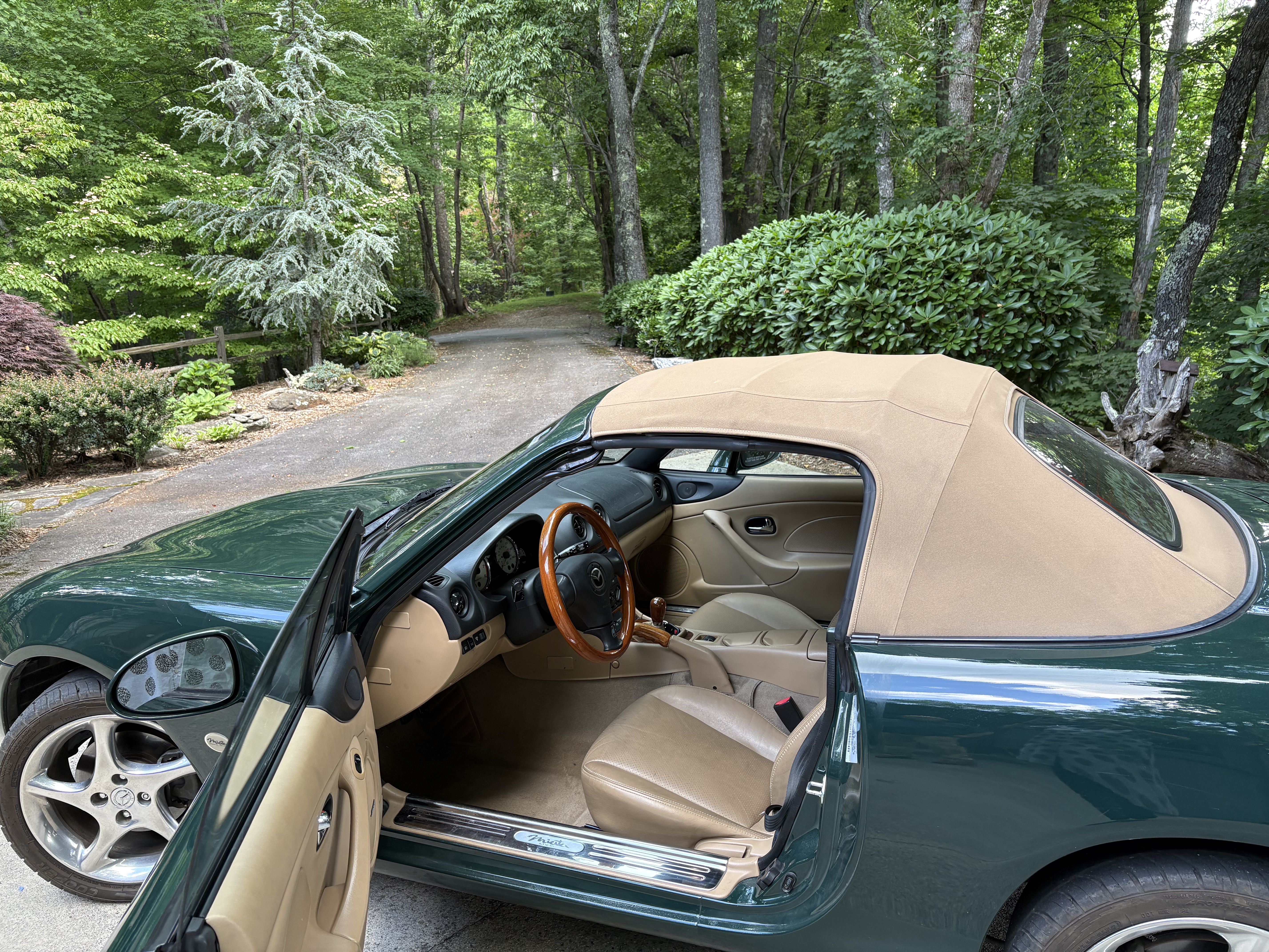 Used 2001 MAZDA MX-5 Miata RWD image 13