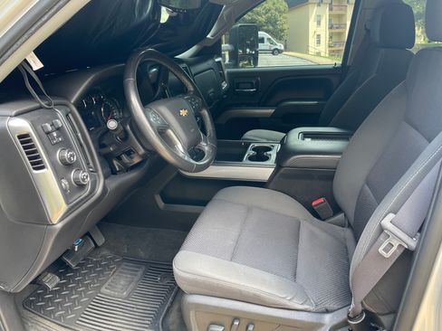 Used 2017 Chevrolet Silverado 1500 LT w/ All Star Edition AWD/4WD image 9