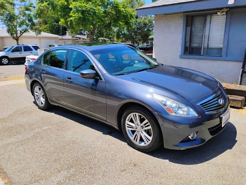 Used 2012 INFINITI G25 Journey RWD image 4