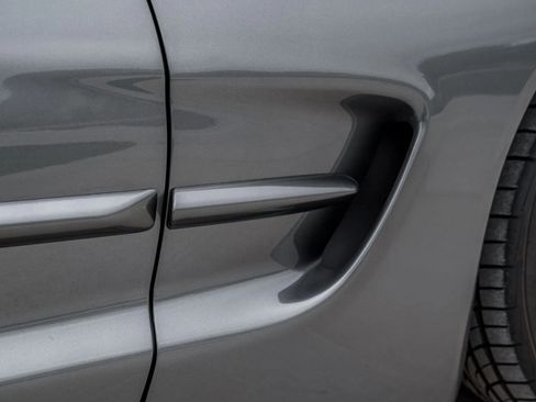 Used 2003 Chevrolet Corvette Convertible w/ Preferred Equipment Group1 image 27