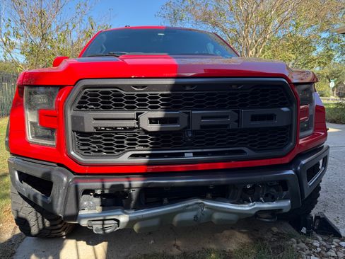 Used 2018 Ford F150 Raptor w/ Equipment Group 802A Luxury image 19