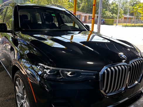 Used 2022 BMW X7 xDrive40i w/ Premium Package AWD/4WD image 14