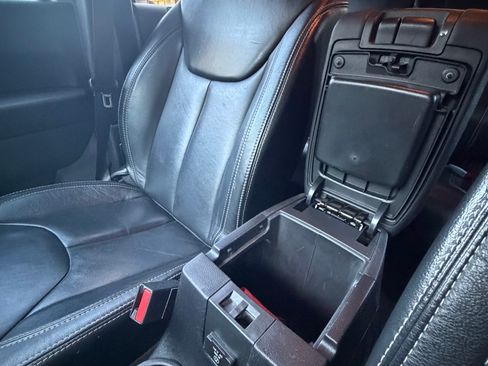 Used 2014 Jeep Wrangler Unlimited Sahara w/ Connectivity Group AWD/4WD image 16