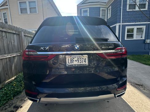 Used 2020 BMW X7 xDrive40i w/ Premium Package AWD/4WD image 5