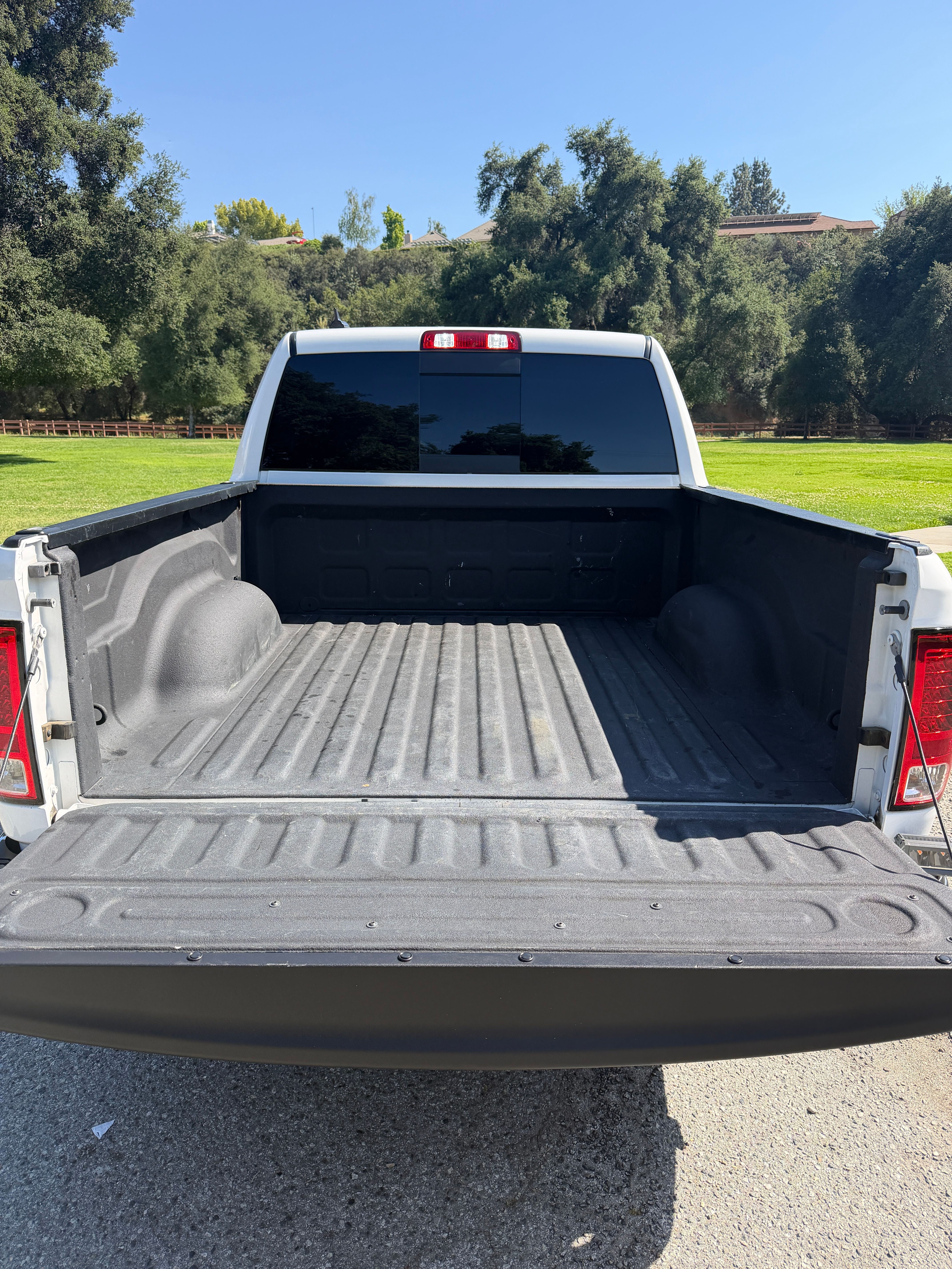 Used 2018 RAM 1500 Laramie RWD image 4