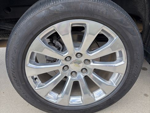 Used 2019 Chevrolet Silverado 1500 High Country w/ Technology Package image 8