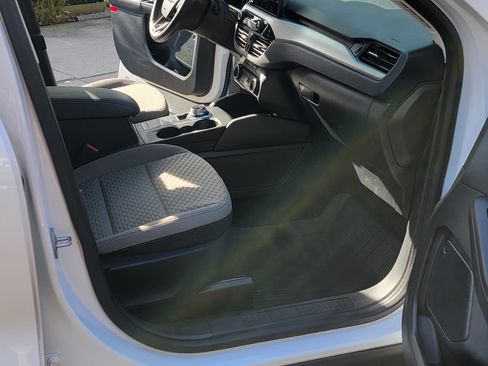 Used 2021 Ford Escape SE w/ Cold Weather Package image 15