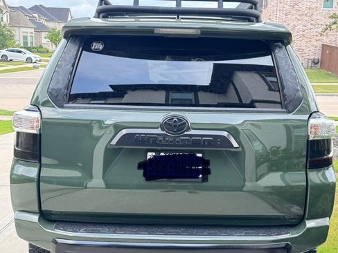 Used 2022 Toyota 4Runner TRD Off-Road Premium image 6