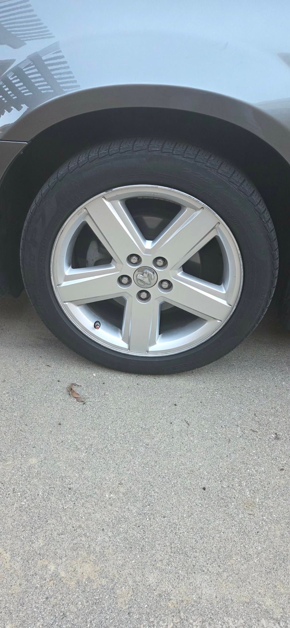 Used 2013 Dodge Avenger SE FWD image 11