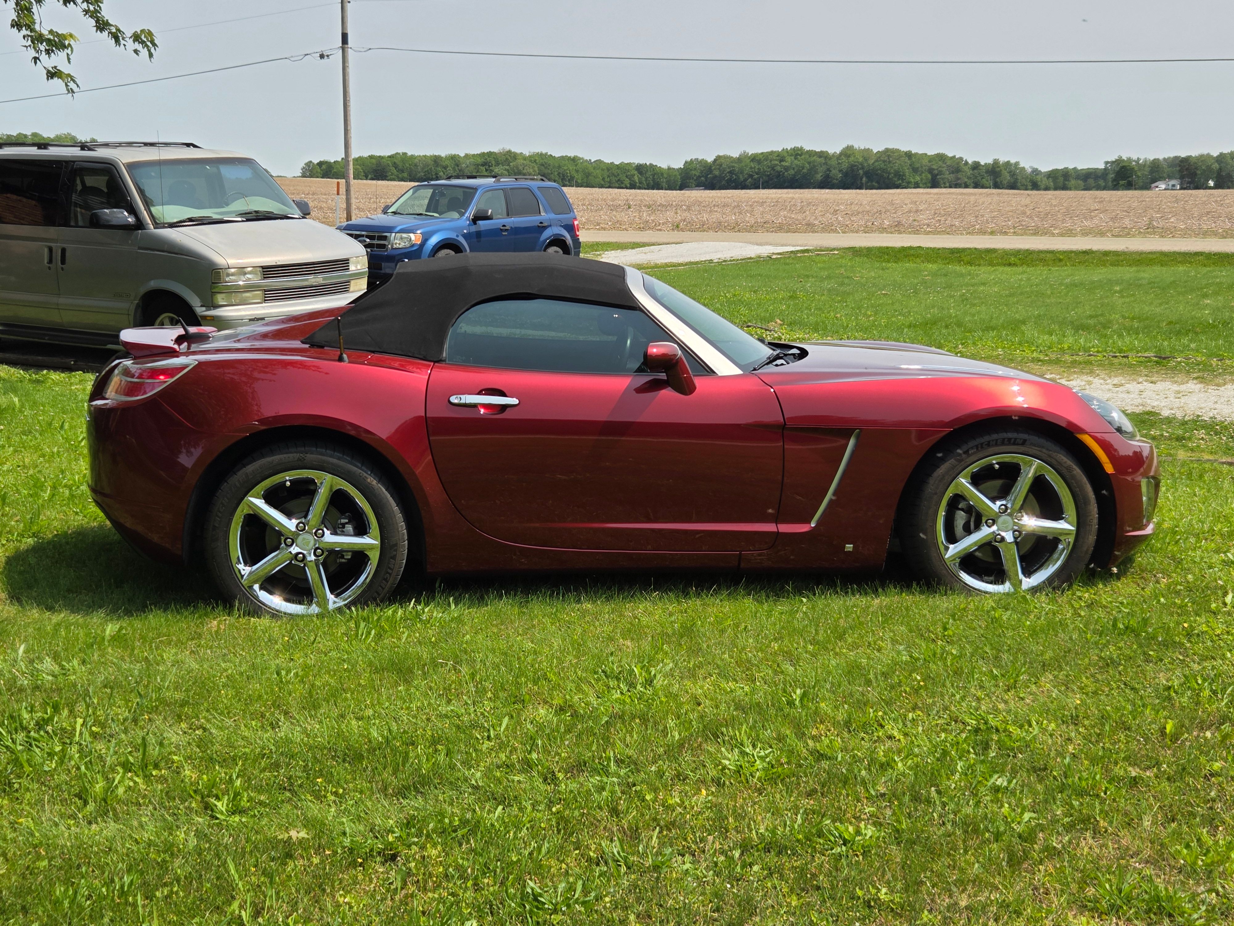 Used 2009 Saturn Sky Red Line RWD image 6