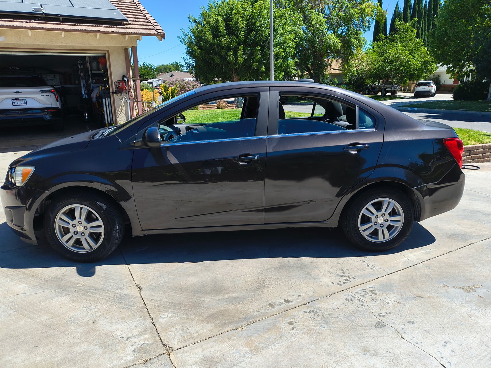 Used 2015 Chevrolet Sonic LT FWD image 2