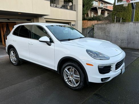 Used 2016 Porsche Cayenne image 2