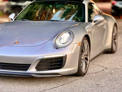 Used 2017 Porsche 911 Carrera 4S image 2