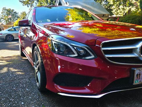 Used 2014 Mercedes-Benz E 350 4MATIC Wagon image 11