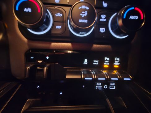 Used 2019 RAM 1500 Big Horn image 10