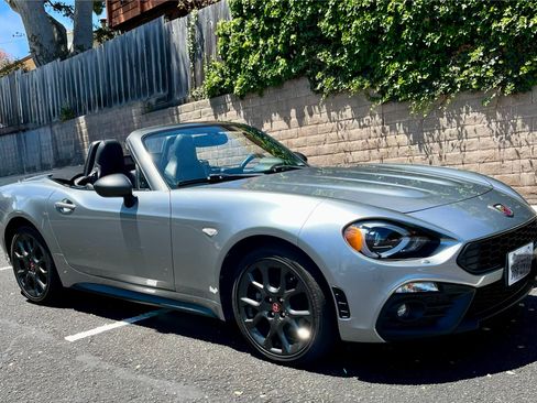 Used 2017 FIAT 124 Spider Abarth RWD image 6