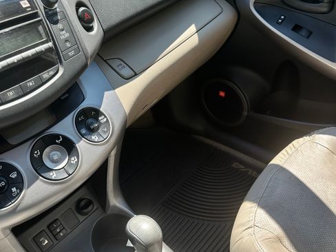 Used 2008 Toyota RAV4 Limited AWD/4WD image 10