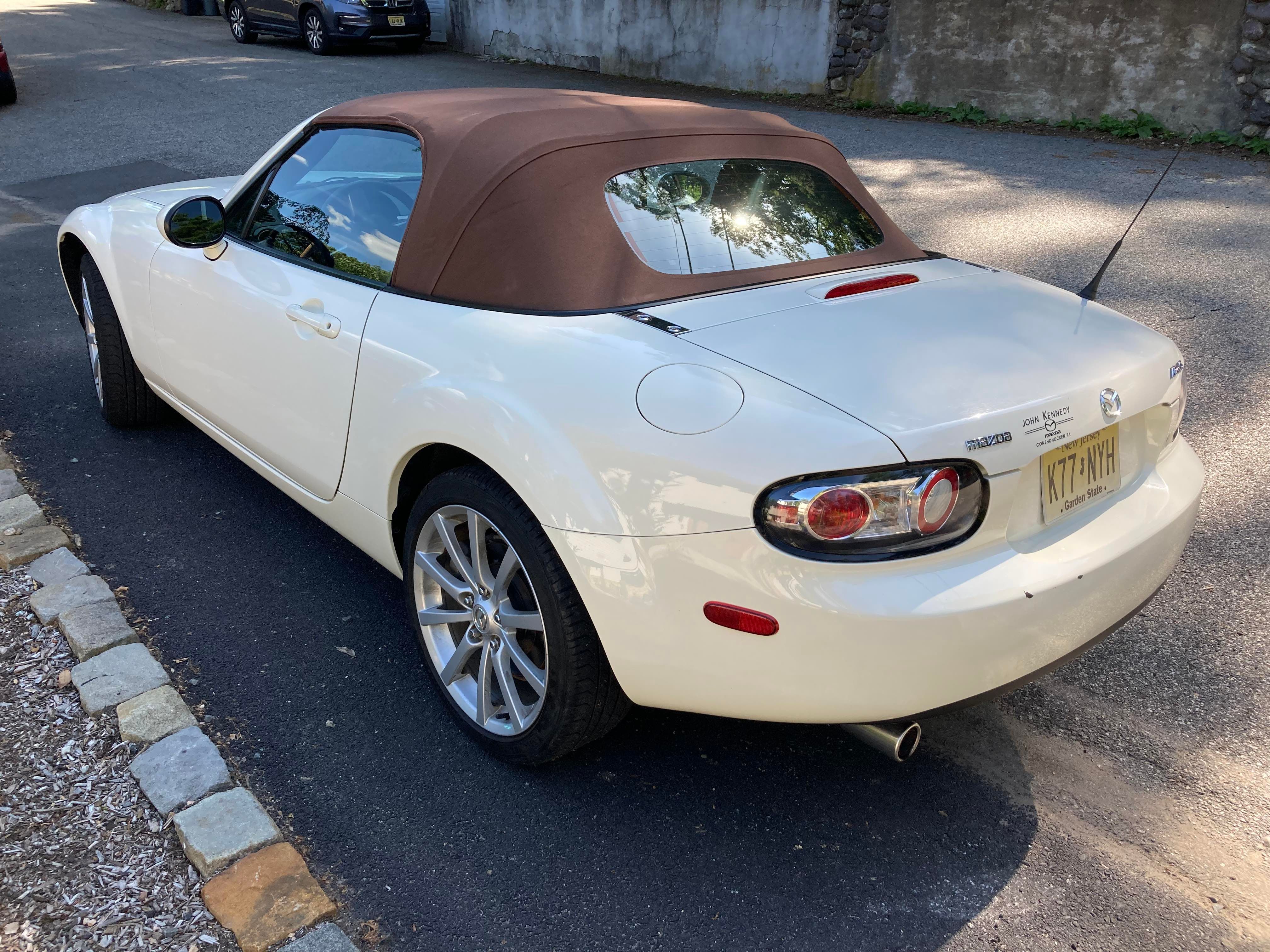 Used 2007 MAZDA MX-5 Miata Grand Touring RWD image 5