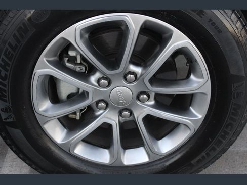 Used 2015 Jeep Grand Cherokee Limited RWD image 17