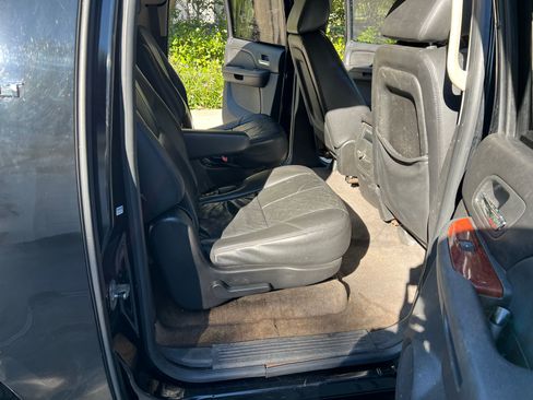 Used 2009 Chevrolet Suburban 2500 LT AWD/4WD image 26