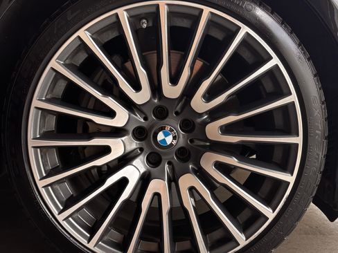 Used 2017 BMW 750i RWD image 32