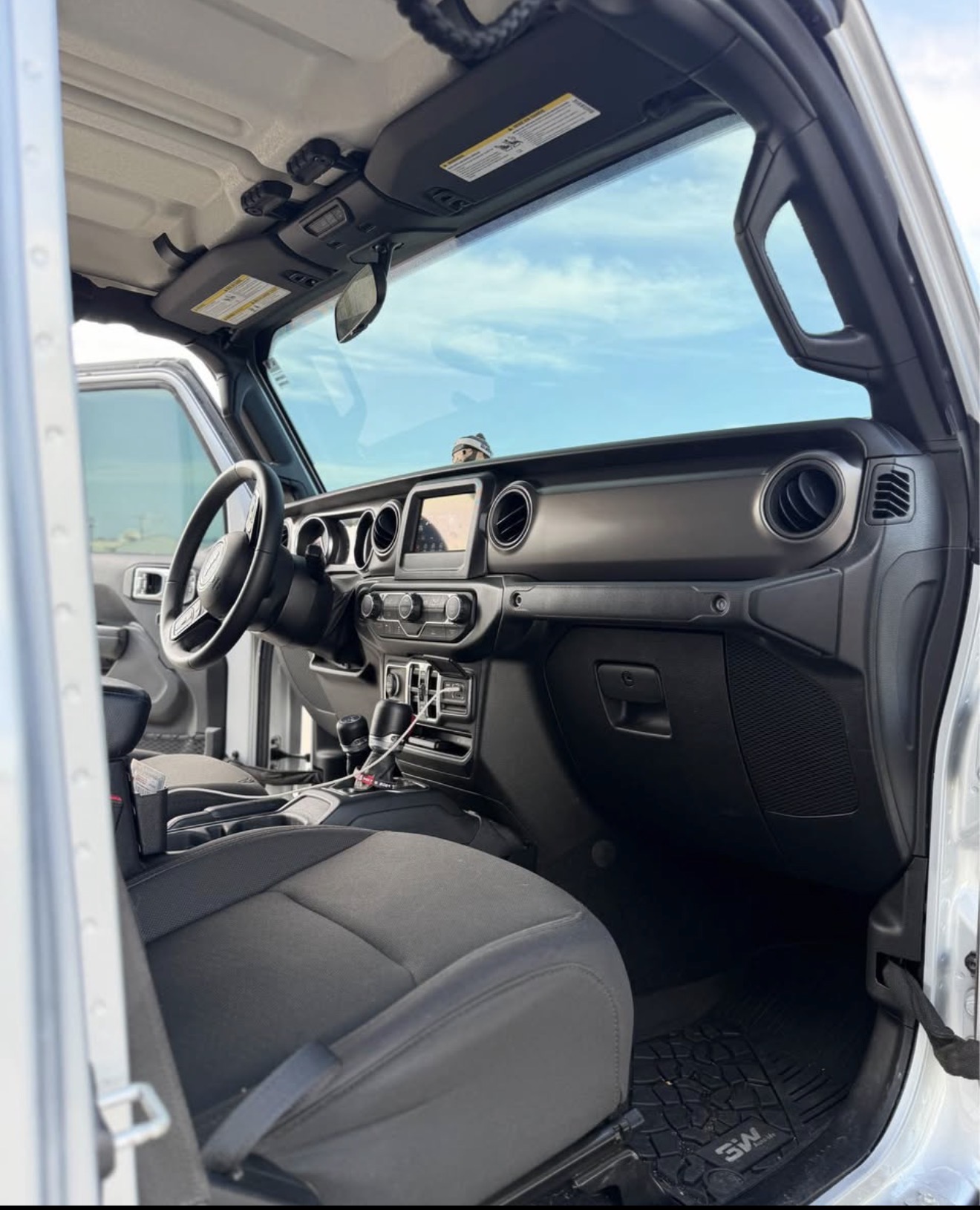 Used 2023 Jeep Gladiator Sport AWD/4WD image 10