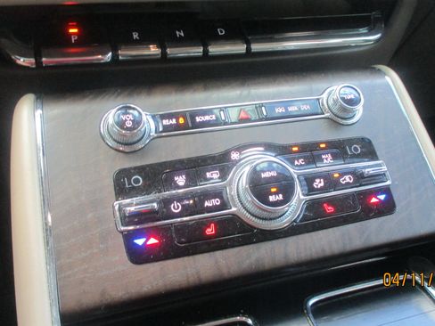 Used 2020 Lincoln Aviator Reserve image 8