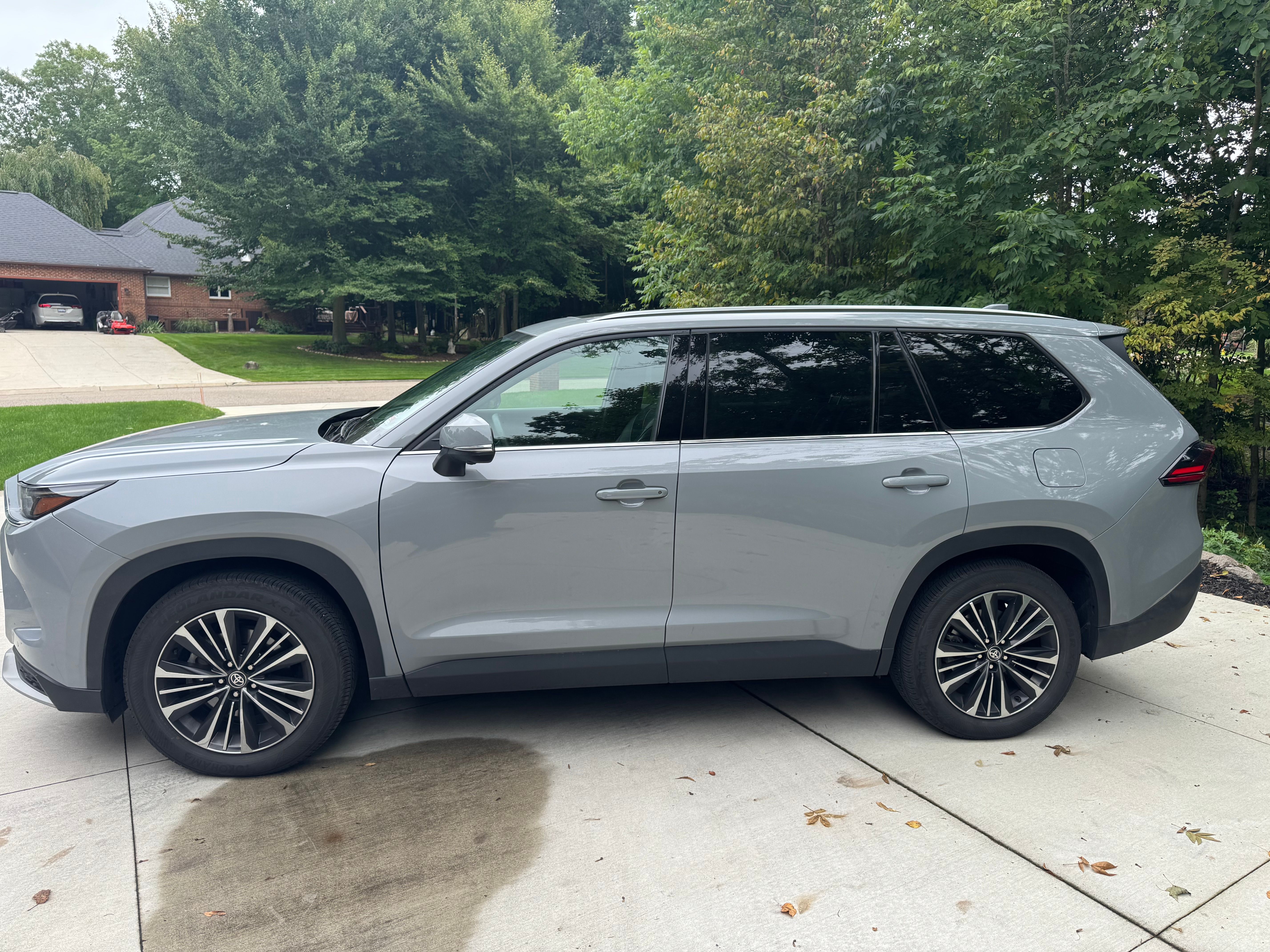 Used 2025 Toyota Grand Highlander AWD Hybrid image 4