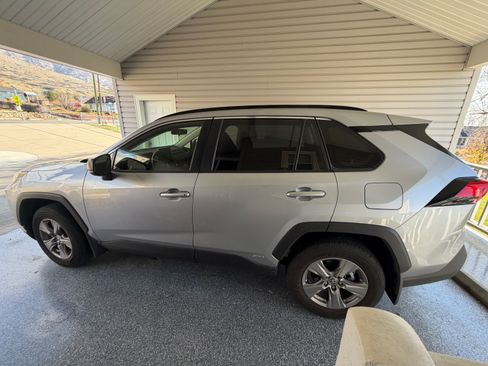 Used 2025 Toyota RAV4 LE image 4