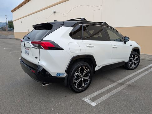 Used 2021 Toyota RAV4 XSE image 4