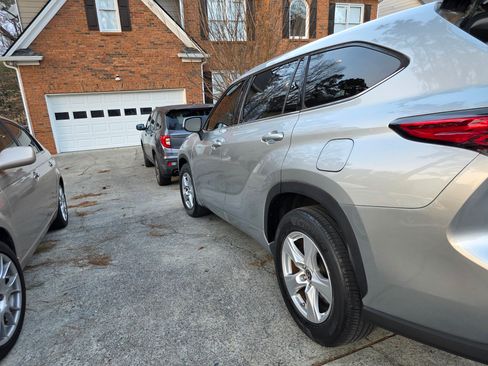 Used 2022 Toyota Highlander L image 6