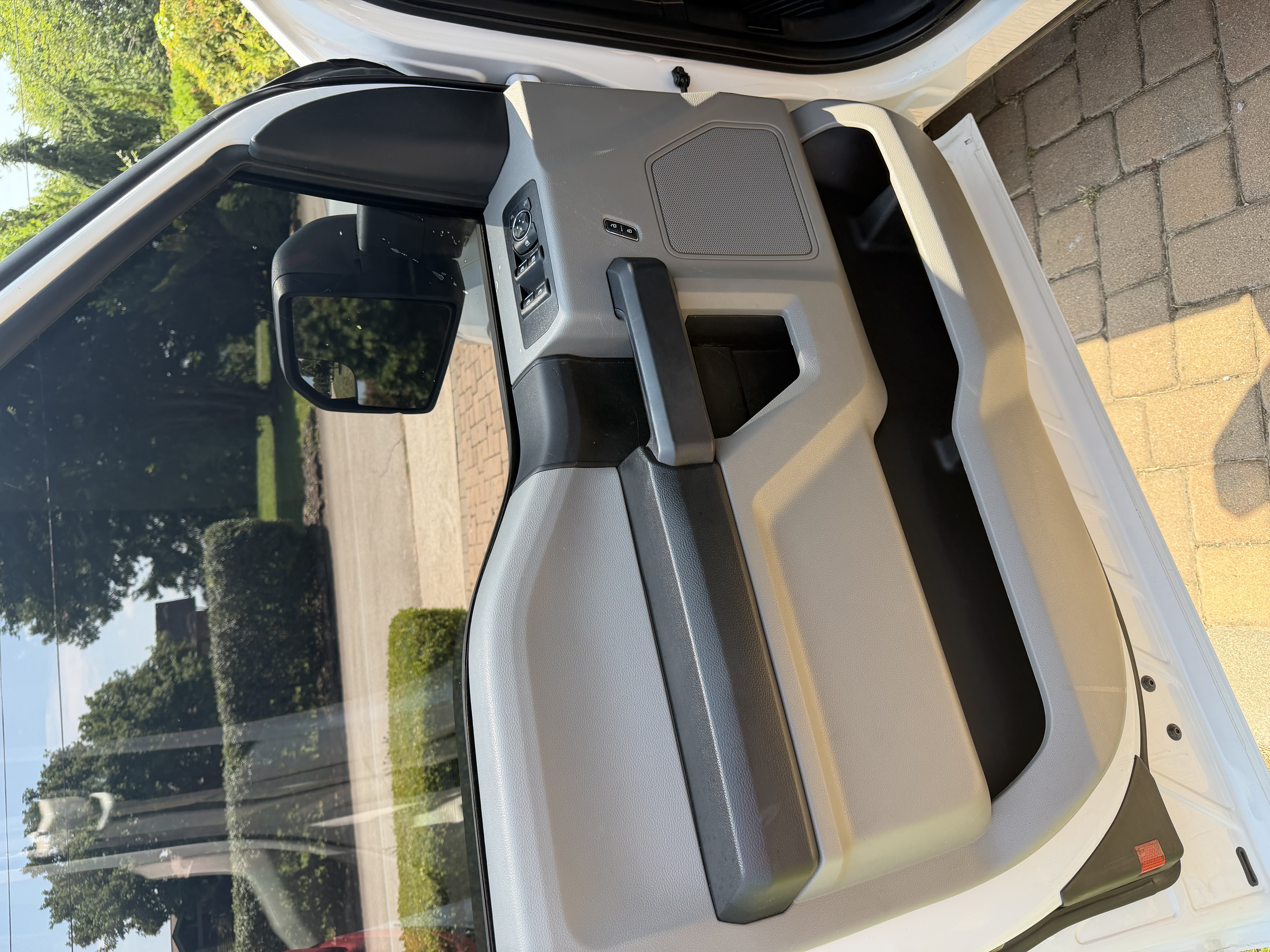 Used 2018 Ford F150 XL w/ Equipment Group 101A Mid RWD image 4