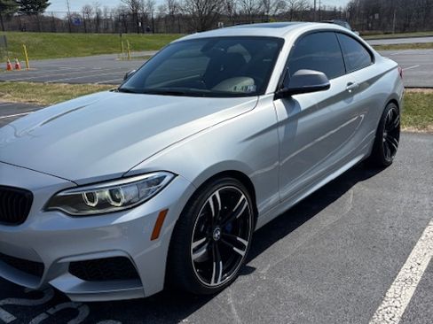 Used 2016 BMW M235i Coupe RWD image 4