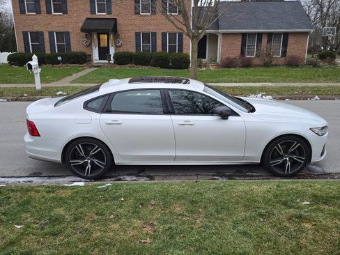 Used 2020 Volvo S90 T6 R-Design w/ Protection Package Premier image 10