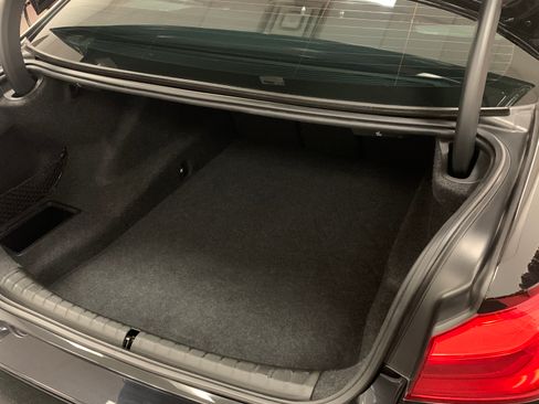 Used 2018 BMW M550i xDrive image 8