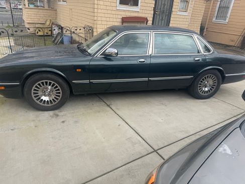 Used 1996 Jaguar XJ Vanden Plas RWD image 11