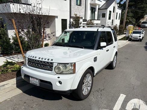 Used 2011 Land Rover LR4 HSE image 1
