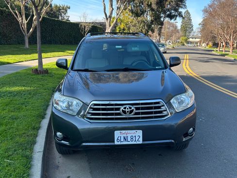 Used 2010 Toyota Highlander Limited image 2