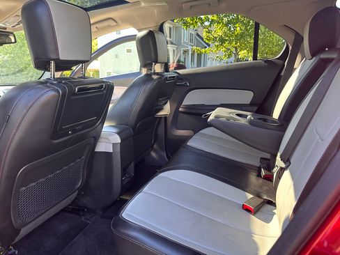 Used 2014 Chevrolet Equinox LTZ FWD image 11